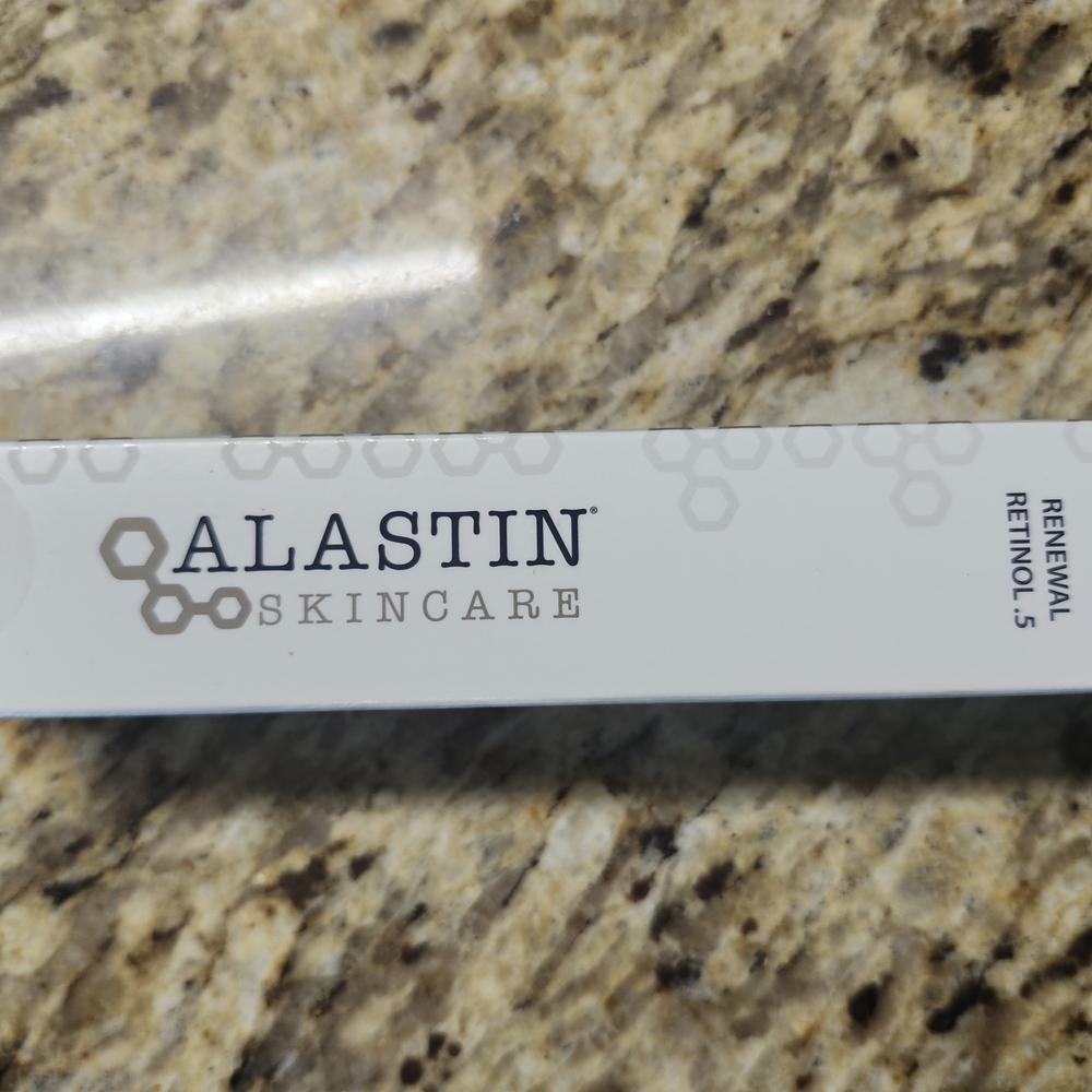 Skincare Renewal Retinol .5 - White